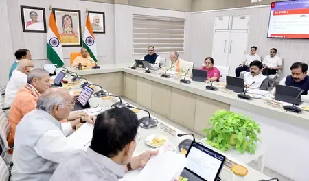 यूपी कैबिनेट का बड़ा फैसला: नई ट्रांसफर पॉलिसी 2026-27 को मंजूरी, 31 मई तक होंगे राज्य कर्मियों के तबादले