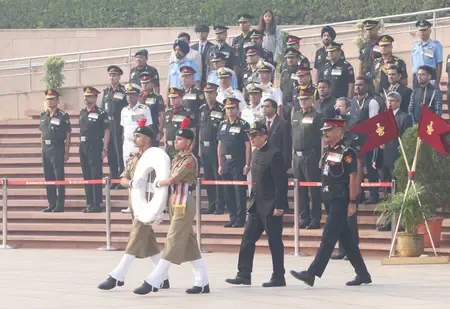 क्या एनसीसी दिवस से पहले कैडेट्स ने शहीदों को नमन किया?