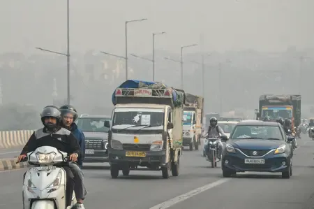 एनसीआर में आठ दिन बाद थोड़ी राहत, एक्यूआई ‘ऑरेंज’ श्रेणी में पहुंचा, तेज हवाओं से टूटी प्रदूषण की चादर