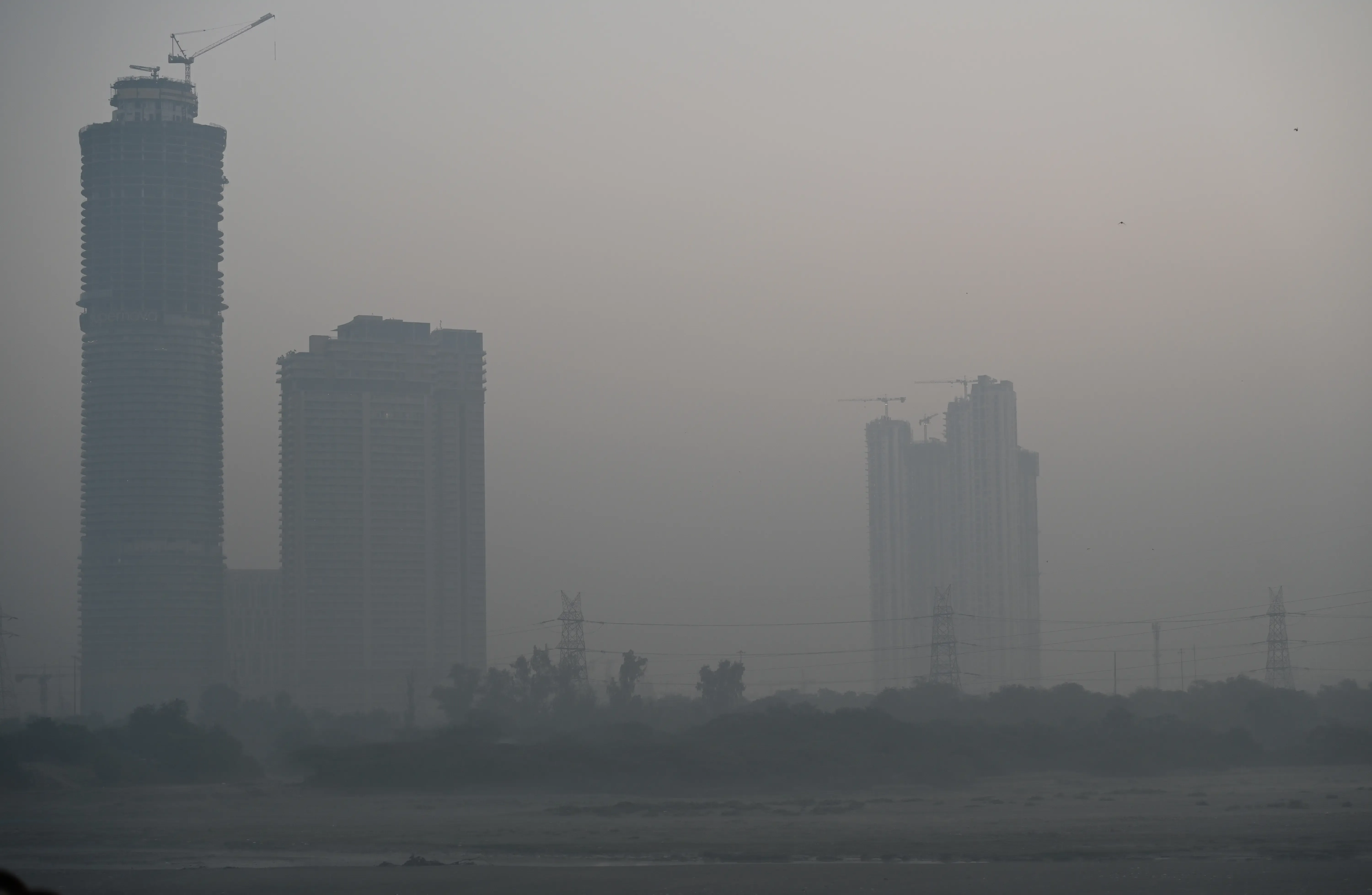 क्या एनसीआर में हवा अब भी ‘बेहद खराब’ है? तेज सर्द हवाओं के बाद भी नहीं मिला आराम, 9 डिग्री तक गिरेगा तापमान