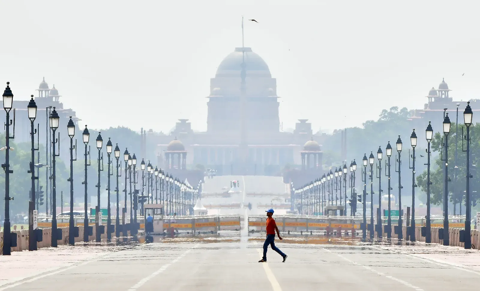दिल्ली-एनसीआर में 19-20 मई को हीट वेव का येलो अलर्ट, पारा 44-45°C तक पहुँचने का अनुमान