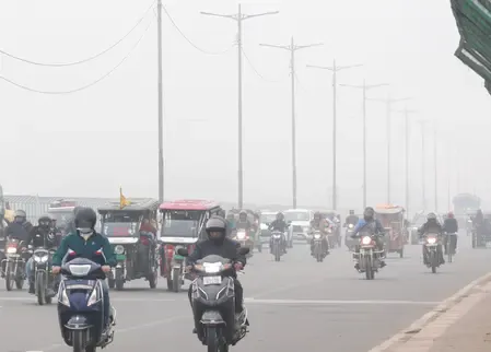 एनसीआर में बारिश और तेज हवाओं से प्रदूषण में बड़ी गिरावट, एक्यूआई येलो जोन में पहुंचा