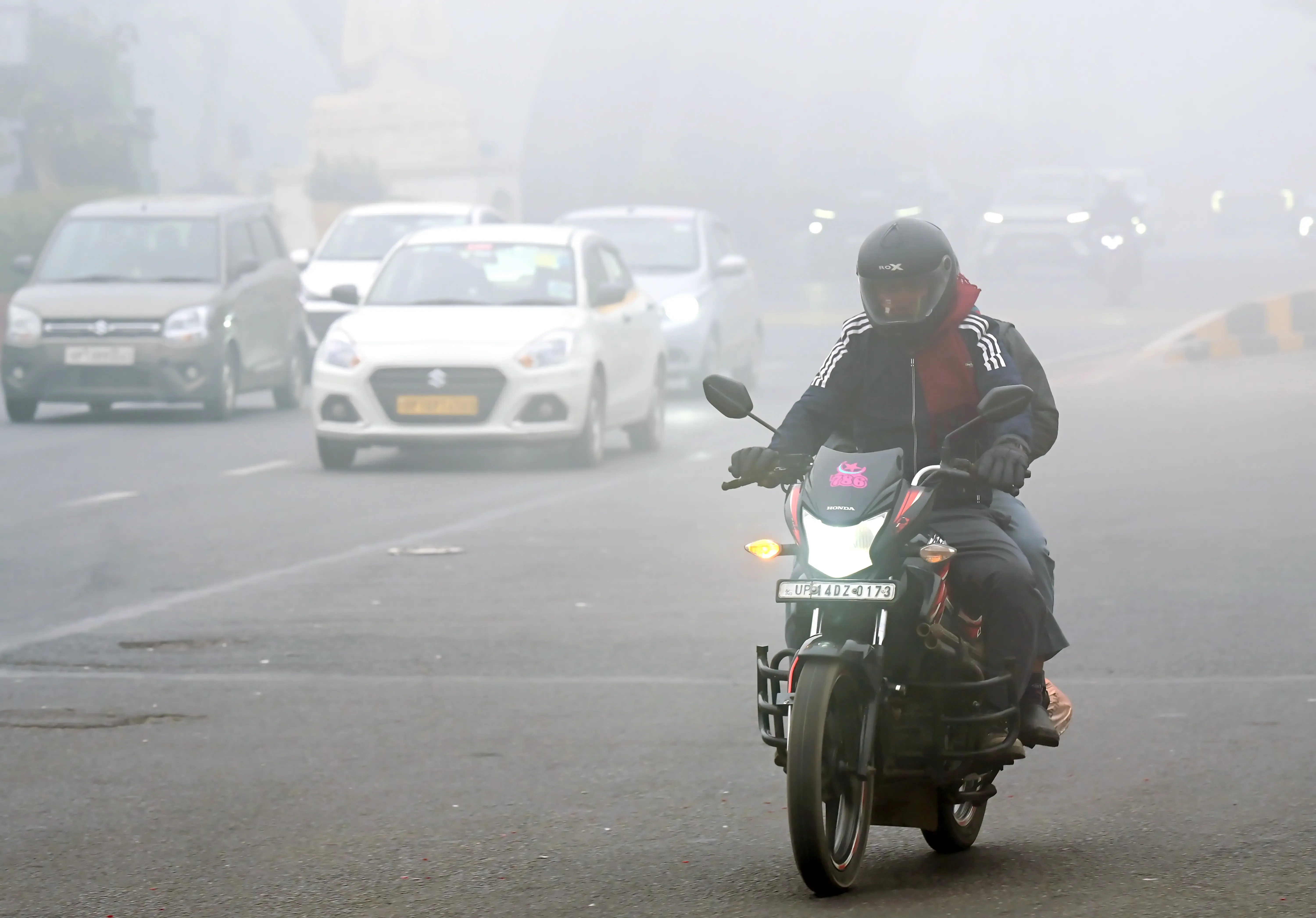 क्या एनसीआर में मौसम बदल रहा है? आज तेज बारिश और आंधी की संभावना, प्रदूषण से मिलेगी राहत