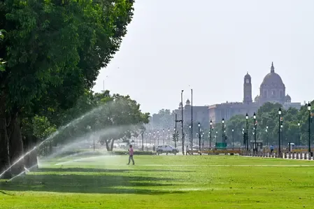 एनसीआर में लू का येलो अलर्ट: 43°C तापमान, 26 अप्रैल से बारिश की उम्मीद