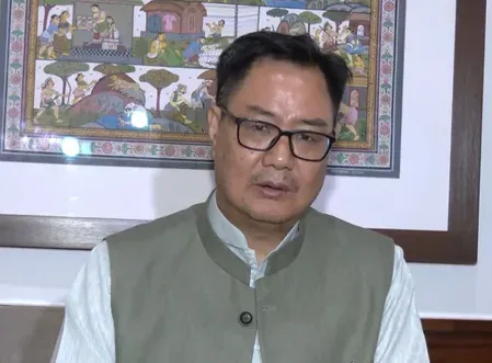 एनडीए सांसदों ने राहुल गांधी पर साधा निशाना, कहा-बयानबाजी छोड़ बिल के प्रावधानों पर चर्चा करें राहुल गांधी