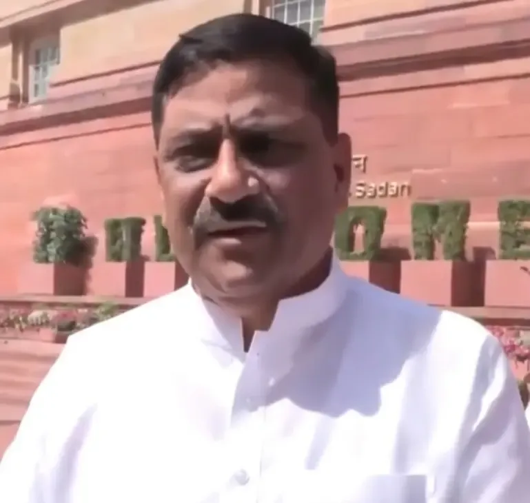 एनडीए सांसदों ने विपक्ष को जनता को गुमराह करने का ठहराया जिम्मेदार, कहा- ईंधन की कोई कमी नहीं है