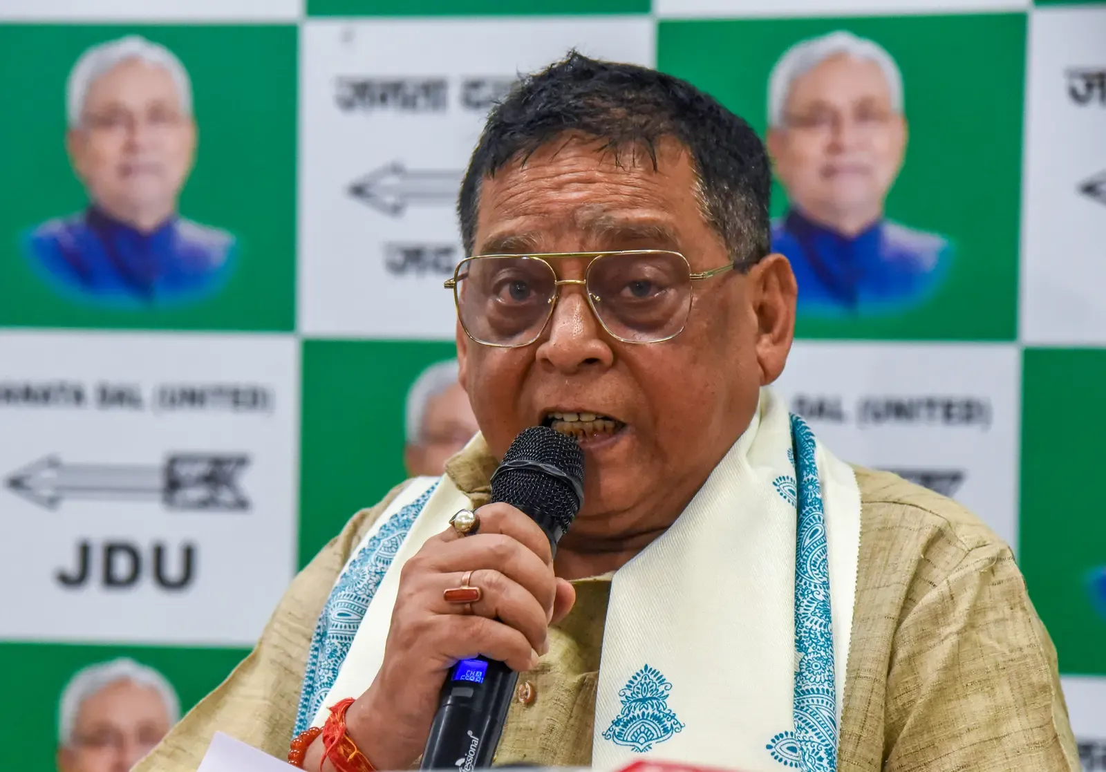 Neeraj Kumar warns JD(U) rebels as Anant Singh claims Patna MLC win