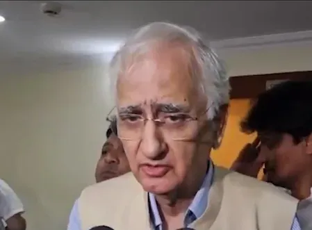 नीट पेपर लीक पर सरकार ने अब तक संतोषजनक जवाब नहीं दिया : सलमान खुर्शीद