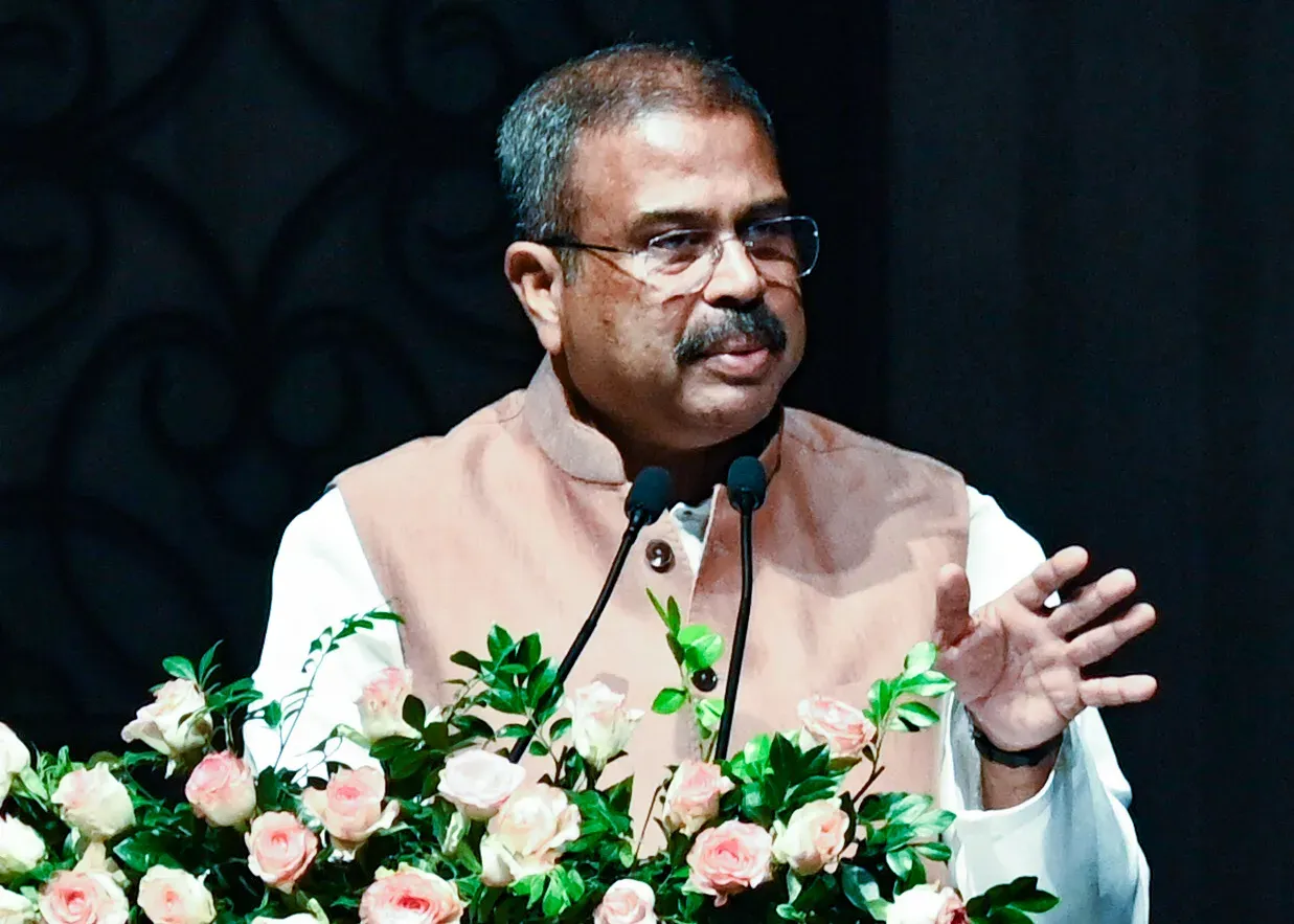 नीट यूजी पुनर्परीक्षा 21 जून: धर्मेंद्र प्रधान ने एनटीए मुख्यालय में की समीक्षा, पारदर्शिता का दिया भरोसा