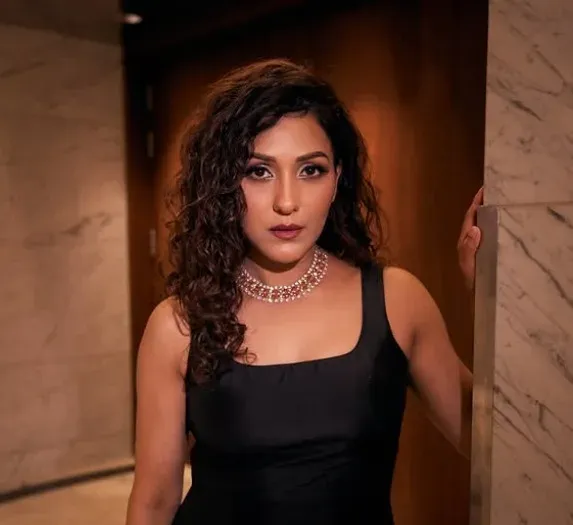 Neeti Mohan's 'Maahiya' from 'The Revolutionaries' is an ode to love