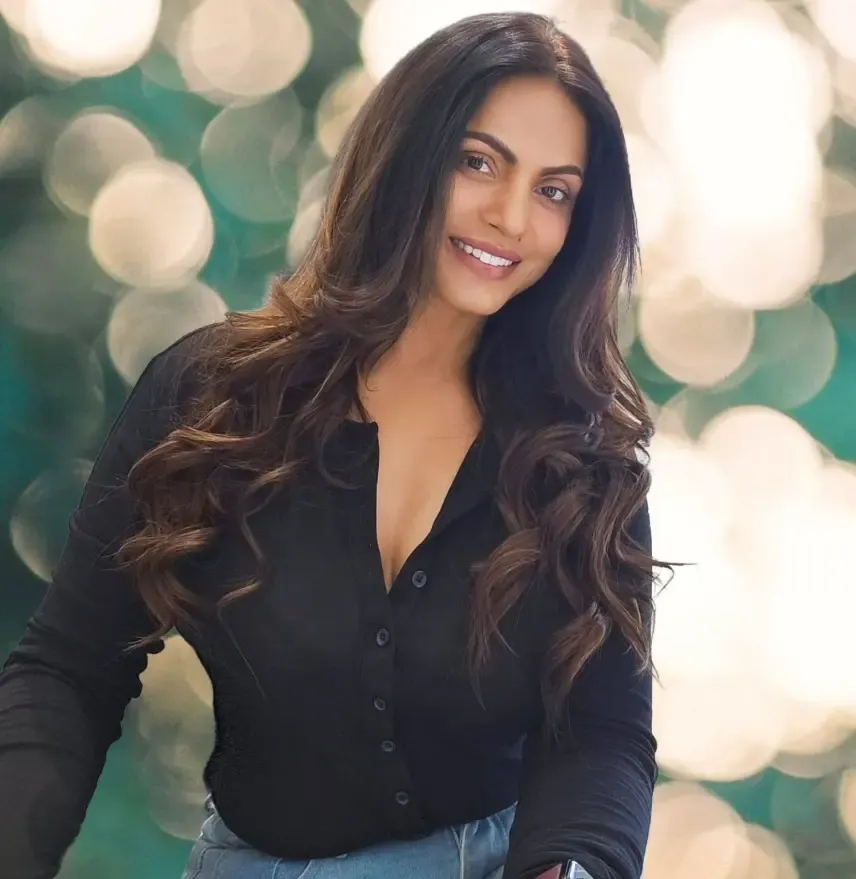 Did Neetu Chandra Just Win PM Modi’s Praise for Her Chhath Puja Song?