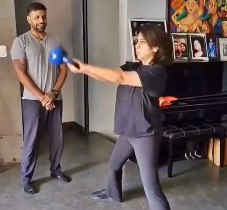 Did Neetu Kapoor Really Do 10 Kettlebell Swings Before Yoga?
