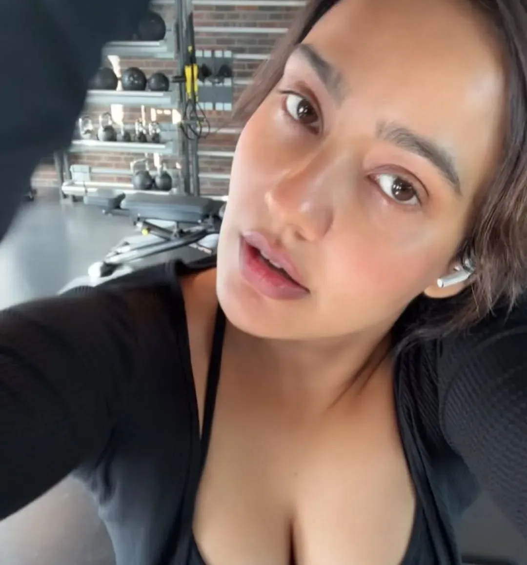 Neha Sharma's gym vs snacks dilemma goes viral on Instagram