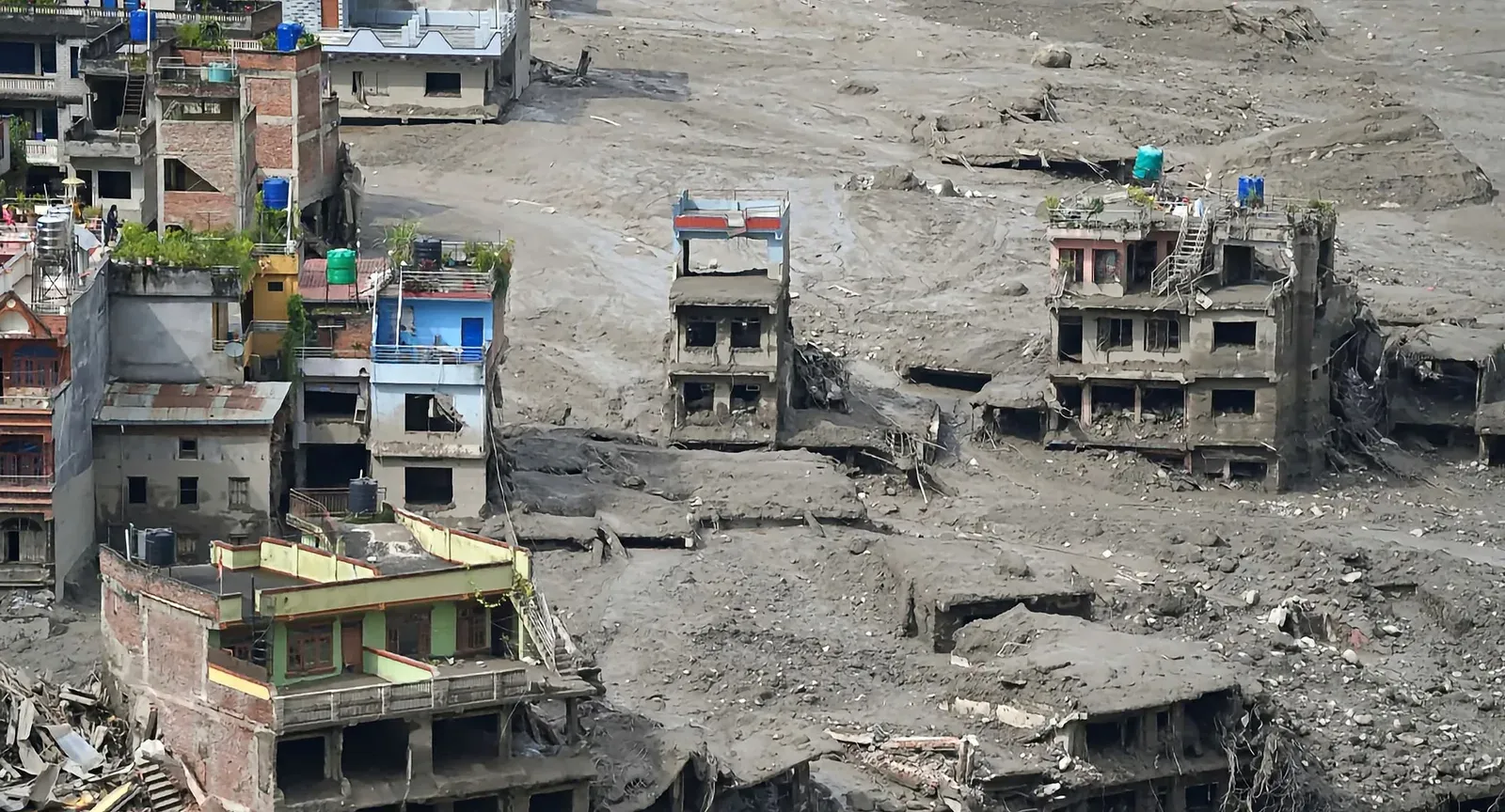 नेपाल बाढ़ में तमिलनाडु के करीब 50 पर्यटक लापता, सीएम विजय ने जारी किया हेल्पलाइन, DMK ने जयशंकर को लिखा पत्र
