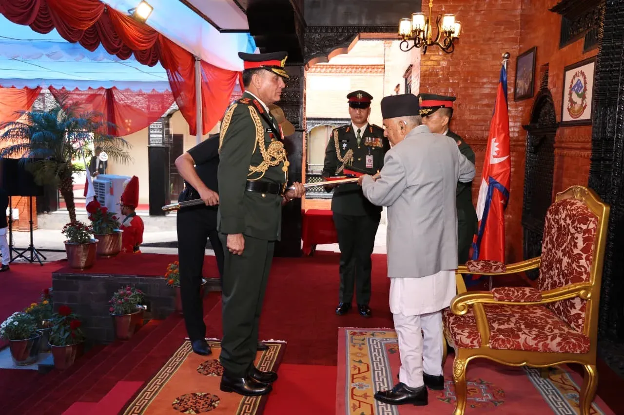 नेपाल के राष्ट्रपति पौडेल ने जनरल धीरज सेठ को नेपाली सेना की मानद 'जनरल' रैंक से नवाज़ा