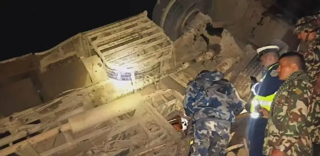 नेपाल में बस दुर्घटना: एक चीनी नागरिक की मौत और कई घायल