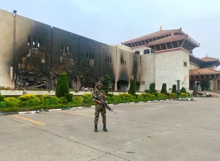 नेपाल में कानून-व्यवस्था बहाल करने के लिए हरसंभव प्रयास जारी : सेना 