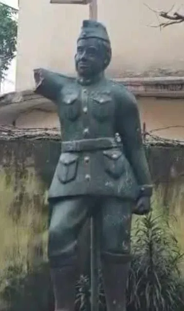 Netaji statue vandalised in Kolkata's New Alipore, police probe launched