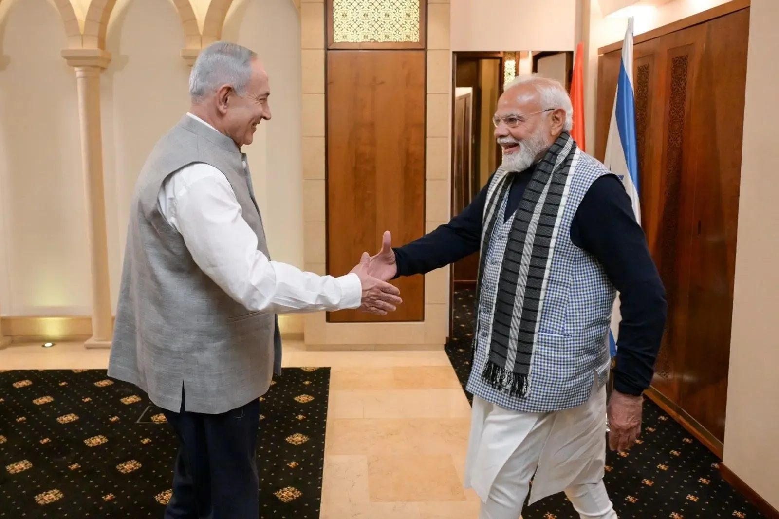 Netanyahu Hosts PM Modi in Traditional Indian Dress at Dinner