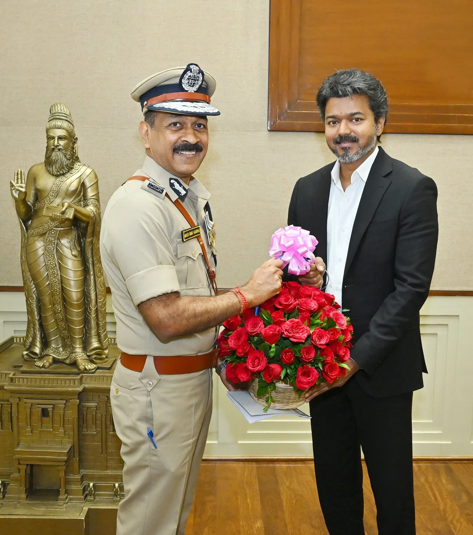New Tamil Nadu DGP Mahesh Kumar Aggarwal calls on CM Vijay