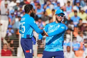 न्यूजीलैंड के खिलाफ आदिल रशीद का 'चौका', इंग्लैंड ने टी20 सीरीज में बनाई लीड