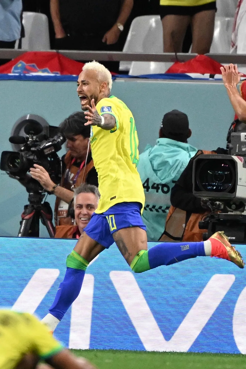 Neymar Remains Hopeful for Brazil World Cup Selection