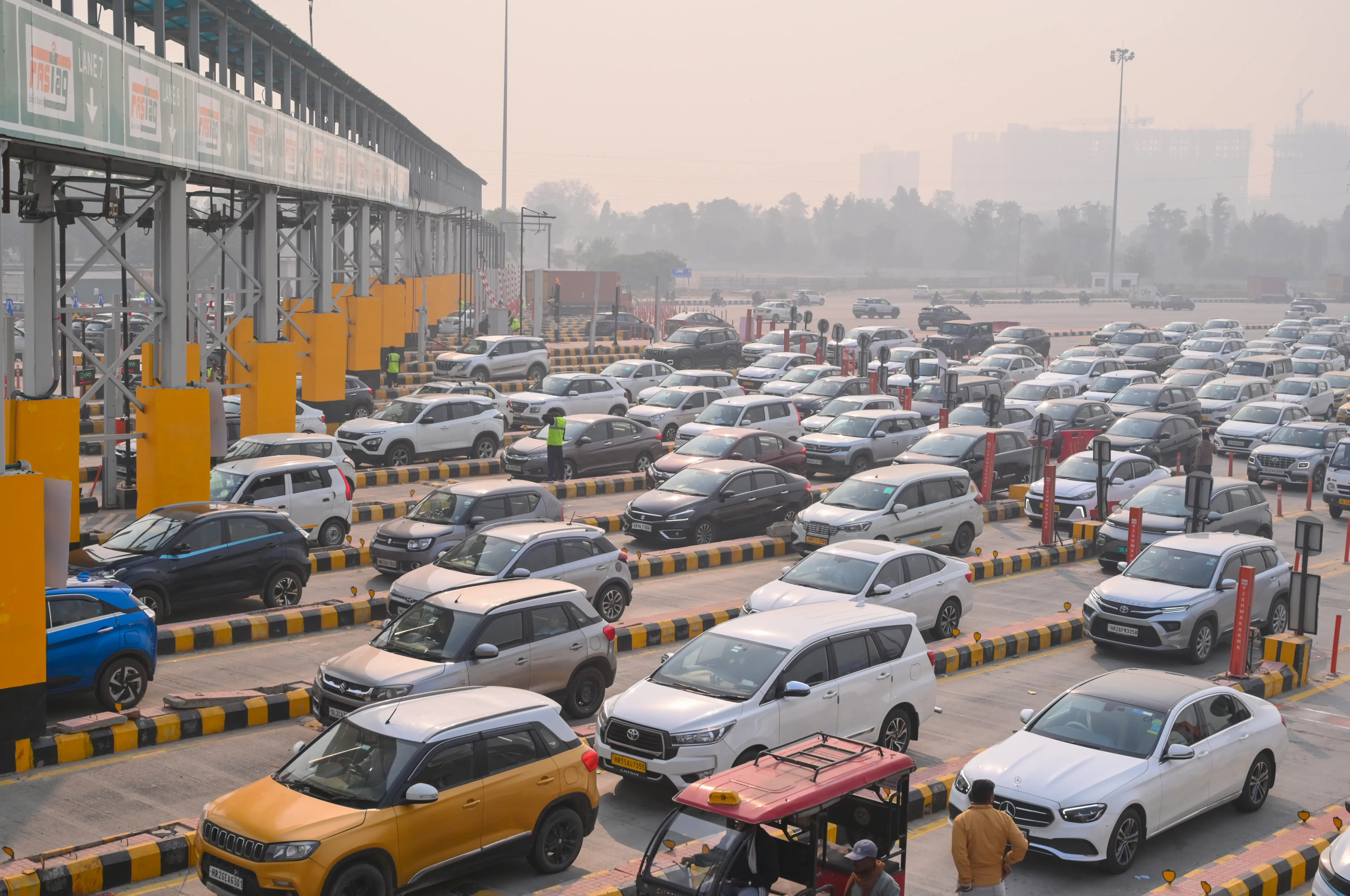 एनएचएआई ने टोल प्लाजा पर 5,100 से अधिक महिला कर्मचारियों की तैनाती की