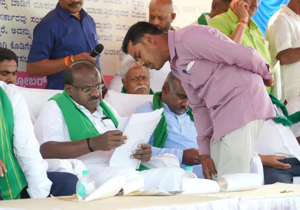 NICE project row: Kumaraswamy accuses Shivakumar of deal with Hyderabad businessman