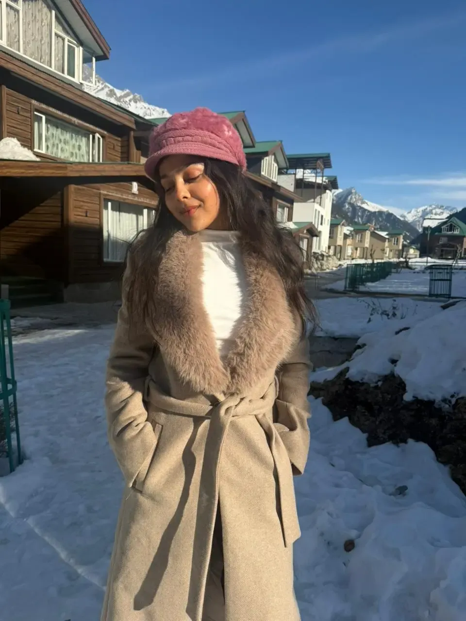 Is Niharika Chouksey Thrilled to Shoot in Kashmir?