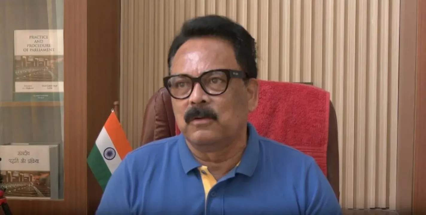 सुखदेव भगत का आरोप: सरकार 12 वर्षों में निजीकरण की राह पर, प्रदर्शन नहीं पीआर को मिली तरजीह