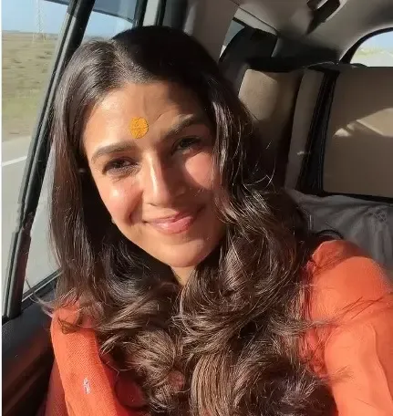 Nimrat Kaur visits Somnath, Nageshwar and Dwarkadhish Temples in Gujarat
