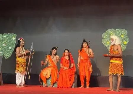 निषादराज की भक्ति से गूंज उठा अयोध्या का रामकथा पार्क