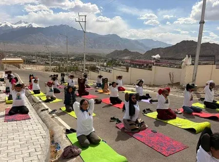 NISR लद्दाख में योग सत्र, विश्व पर्यावरण दिवस 2026 से पहले टिकाऊ जीवनशैली का संदेश