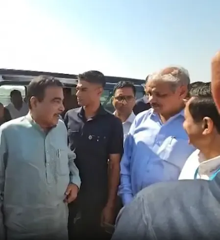 Nitin Gadkari Evaluates Delhi-Dehradun Expressway Rest Stop in UP; Locals Appreciate Government's Efforts