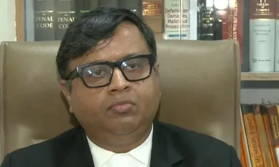 गडकरी का ई20 डीपफेक मामला: मुंबई कोर्ट ने मेटा और एक्स कॉर्प से अपलोडर्स की जानकारी माँगी, कंटेंट हटाने का आदेश