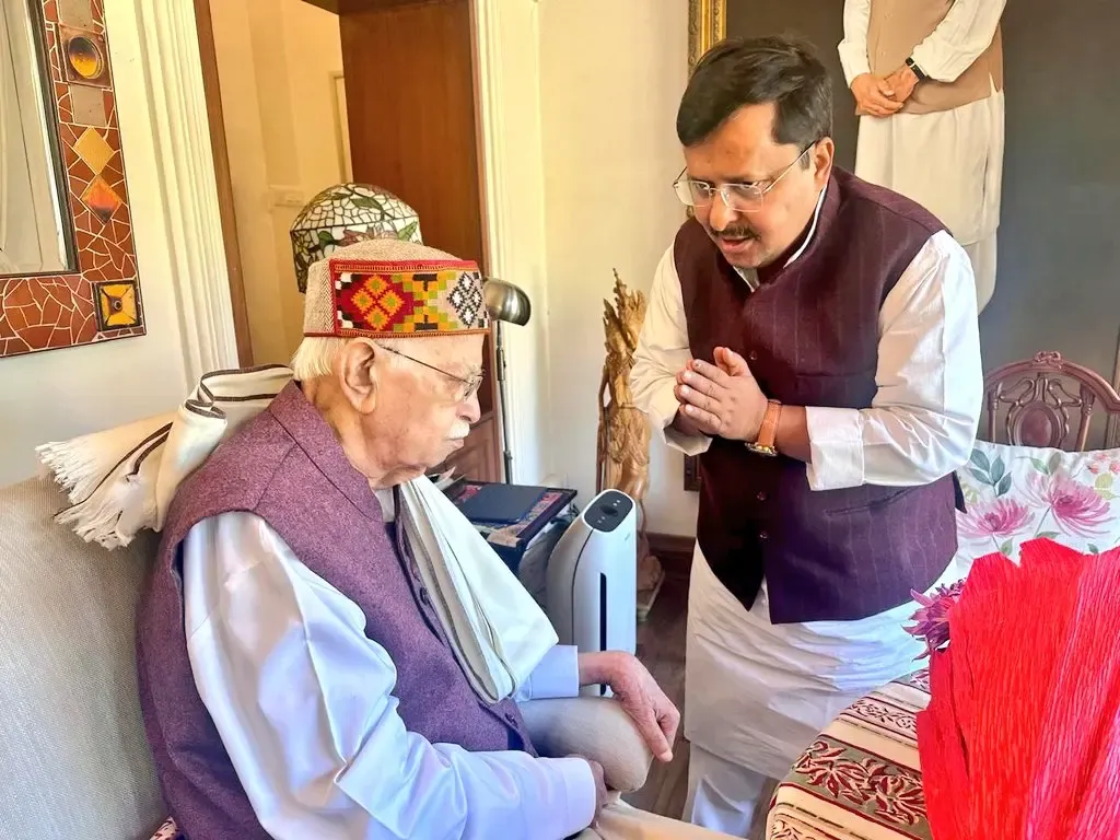 क्या नितिन नबीन ने भारत रत्न लालकृष्ण आडवाणी से मुलाकात की?