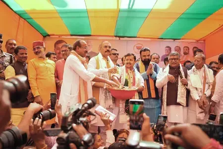 Nitin Nabin Celebrates Holi with a Warm Reception in Patna