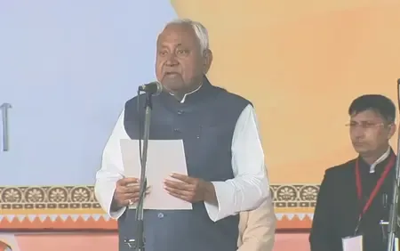 नीतीश कुमार 10वीं बार बने बिहार के मुख्यमंत्री, राज्यपाल आरिफ मोहम्मद खान ने दिलाई शपथ