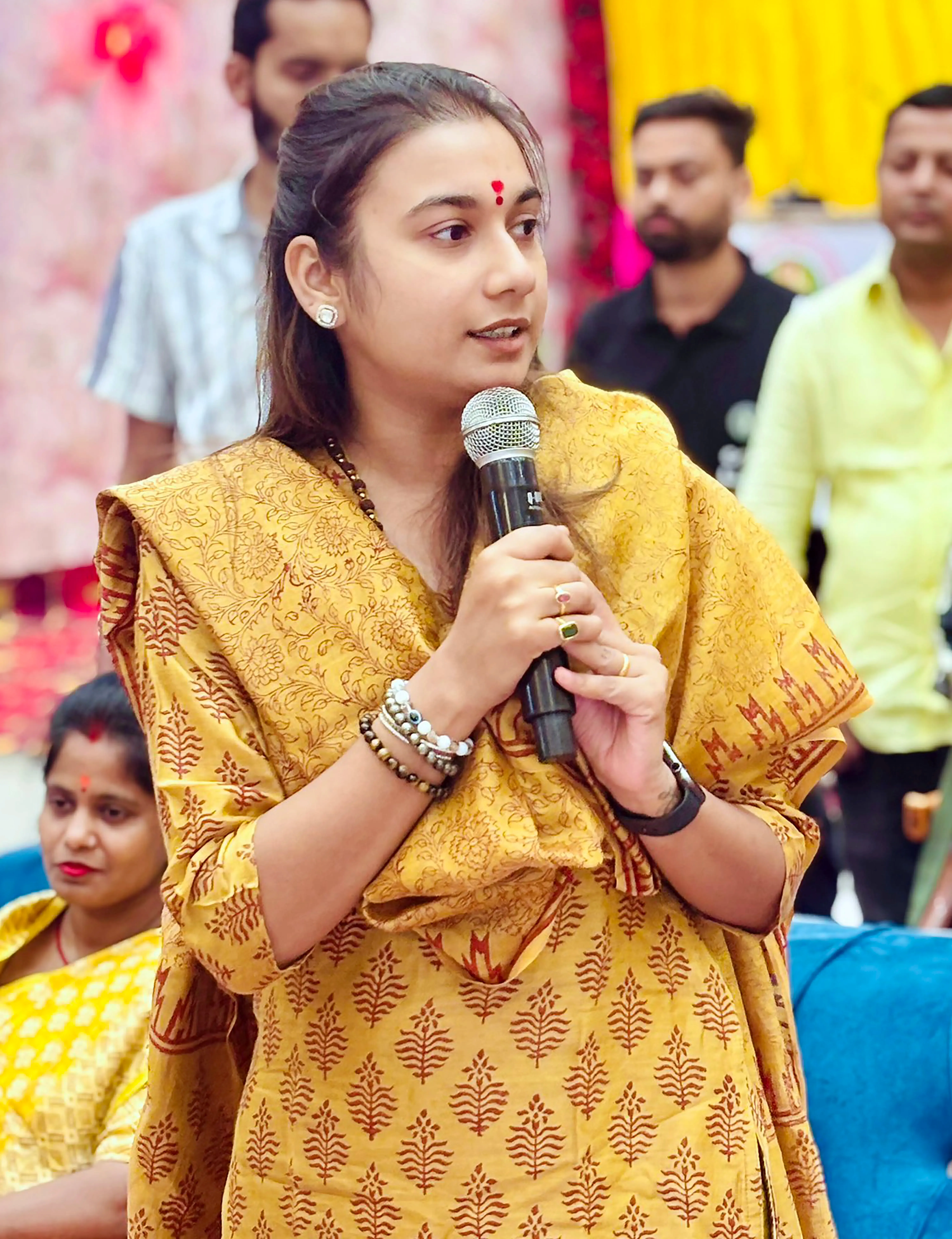 क्या नीतीश कुमार मुख्यमंत्री पद की शपथ लेंगे? शांभवी का तेजस्वी यादव पर जवाब