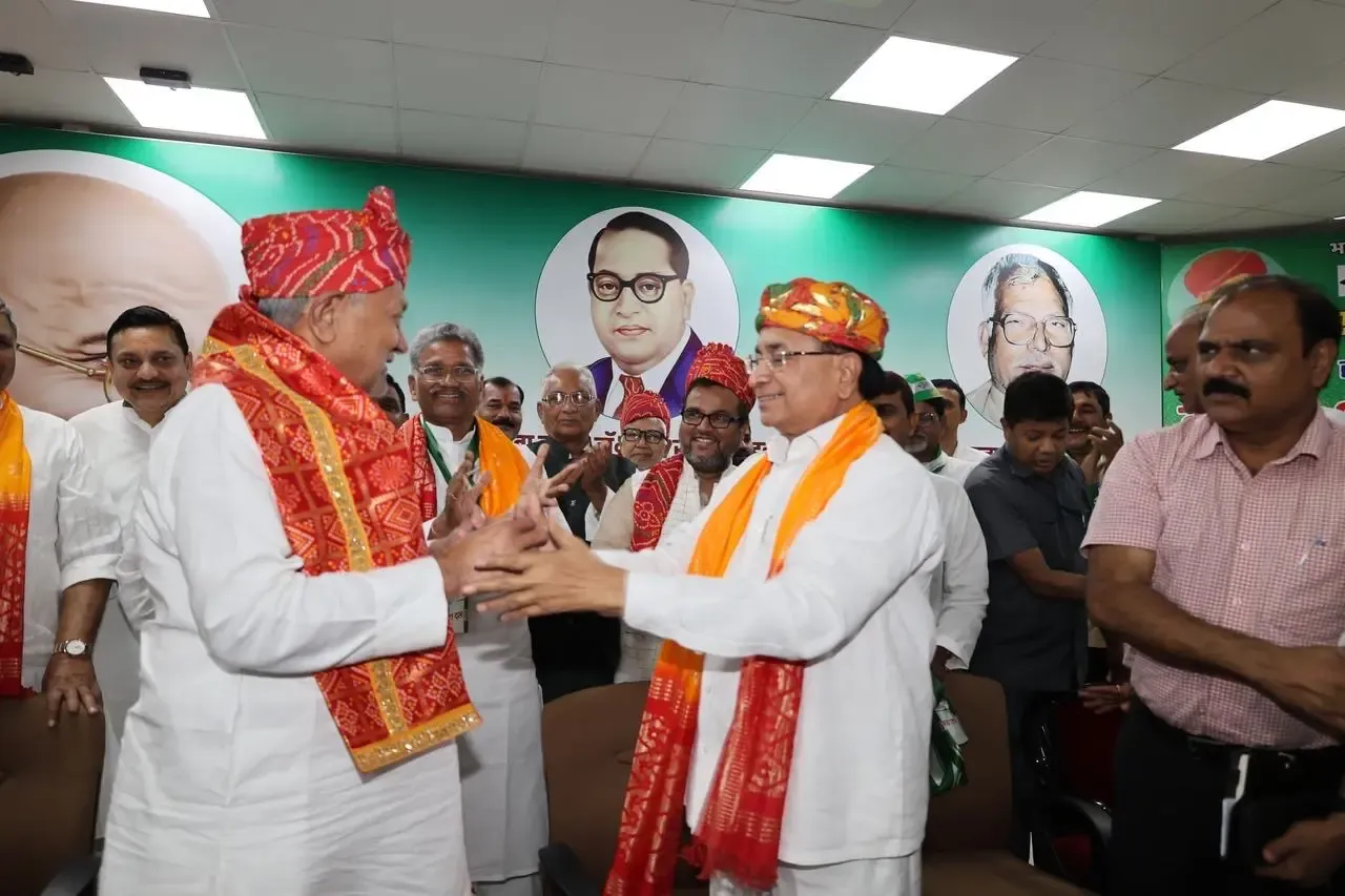 How Did Nitish Kumar Honor His Party Leaders During Danveer Bhamashah's Birth Anniversary?