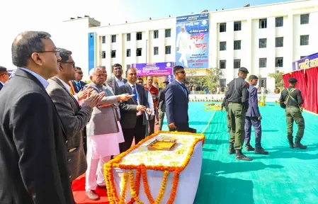 What did Nitish Kumar achieve by launching 188 development projects in Samastipur?