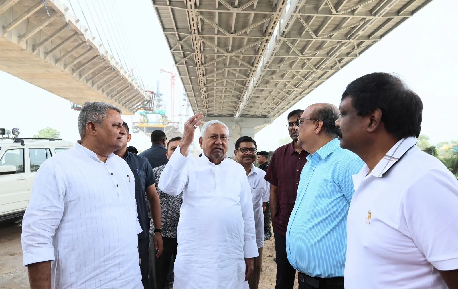Did Nitish Kumar Make a Surprise Visit to Inspect a New Four-Lane Bridge?