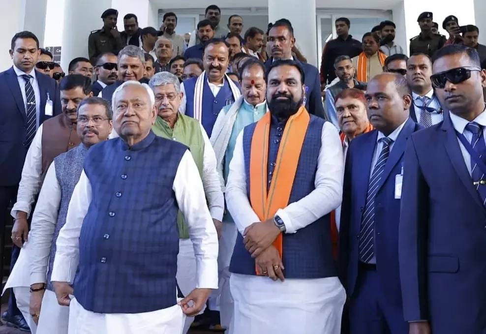 क्या नीतीश कुमार ने सीएम पद से इस्तीफा दिया और नई सरकार बनाने का दावा पेश किया?