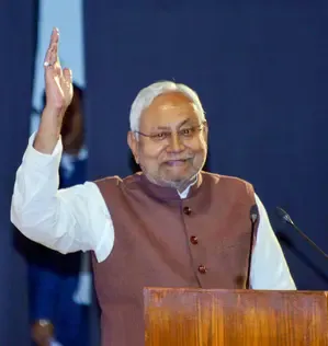 Nitish Kumar Critiques RJD Over Deteriorated Health Infrastructure, Showcases Advancements