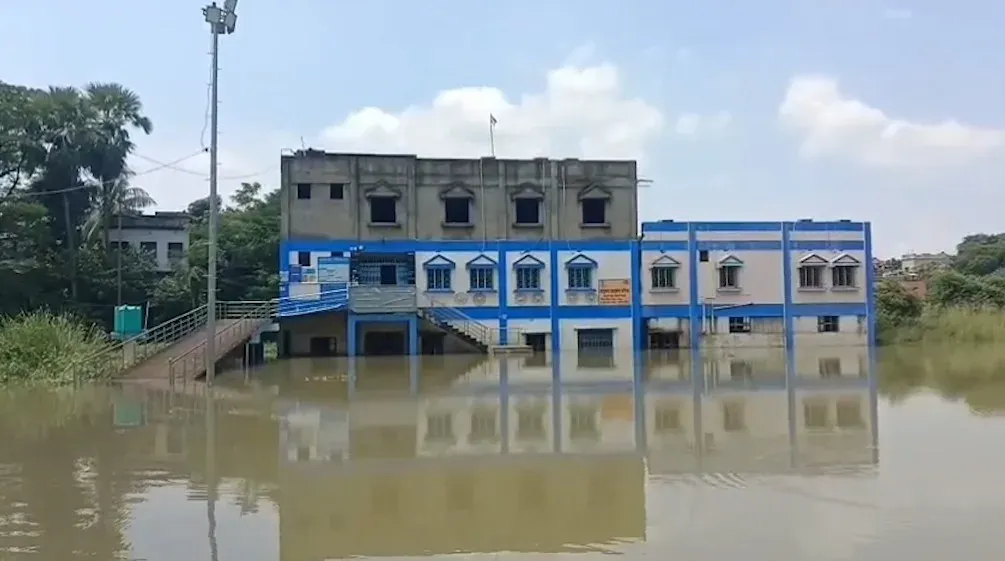 Bengal rain update: No heavy rain warning for south Bengal, north districts on alert till Monday