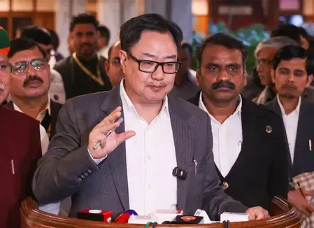 Kiren Rijiju Reassures No Lockdown; Applauds PM Modi's Fuel Duty Reduction