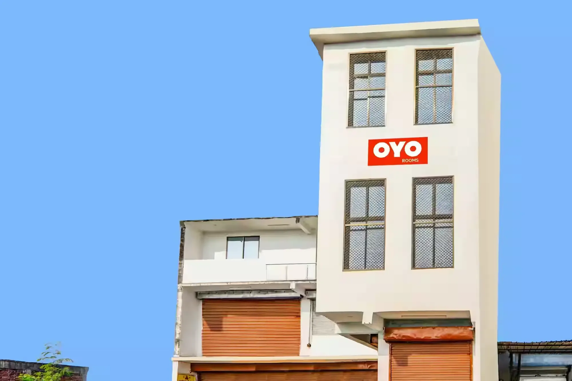 Oyo Clarifies Check-in Regulations for Unmarried Couples at Partner Hotels