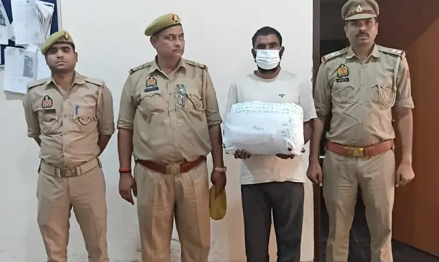 नोएडा में हिस्ट्रीशीटर गिरफ्तार: 5 किलो 150 ग्राम गांजा बरामद, 30 मुकदमों का आरोपी मोहित अवाना