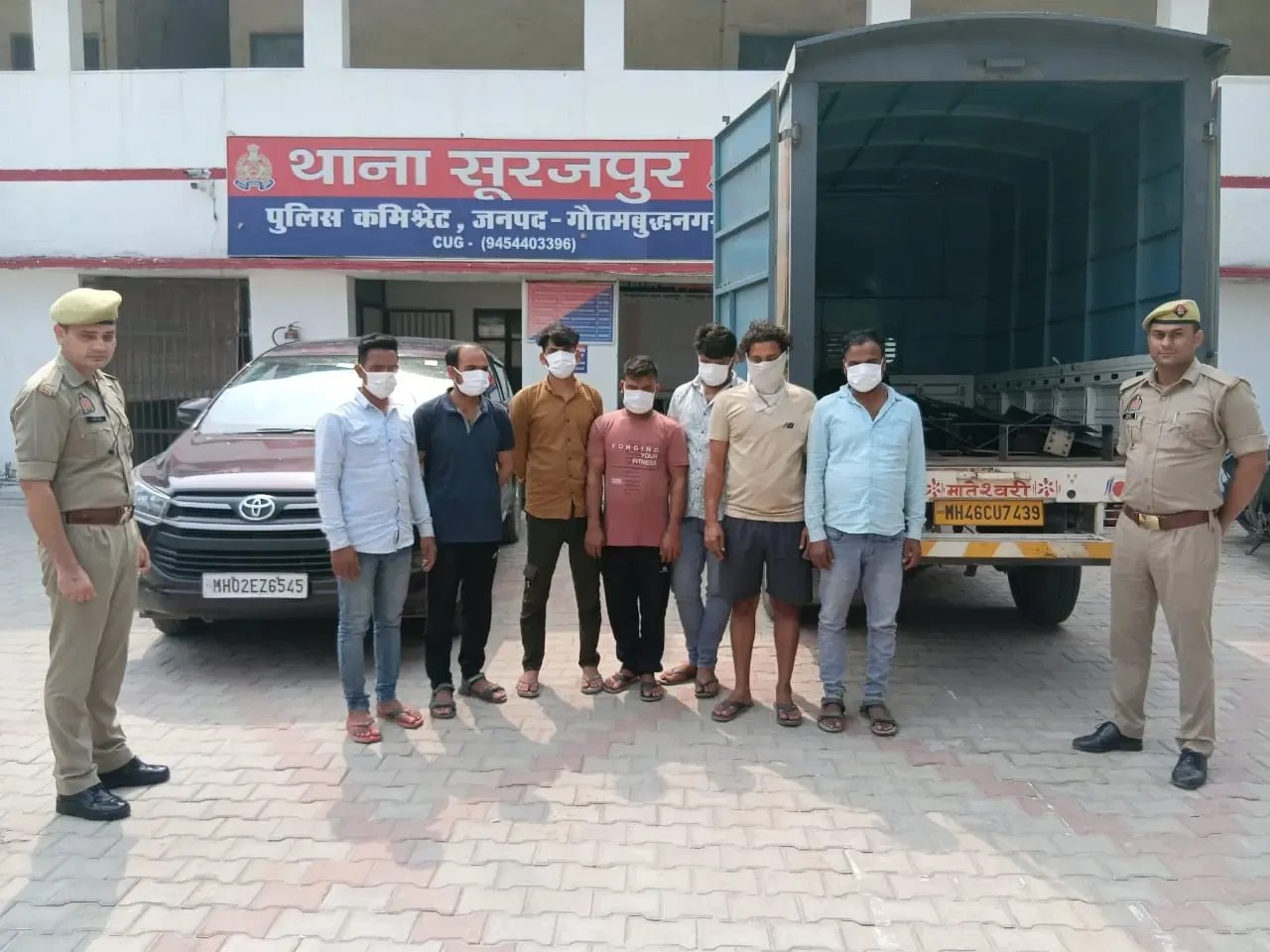 क्या ग्रेटर नोएडा में बंद पड़ी कंपनी से लाखों का व्हाइट कॉपर चोरी हुआ?