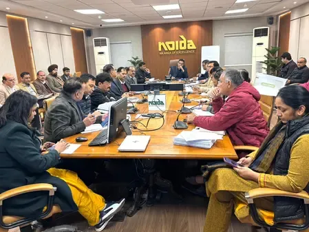 नोएडा: सीईओ ने की उच्च स्तरीय समीक्षा बैठक, जल प्रदूषण समेत विभिन्न सेवाओं पर कड़े निर्देश